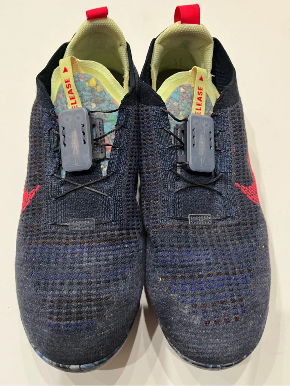 Nike Air Vapormax‎ Flyknit Obsidian Siren Red Volt Sneakers Sz. 11